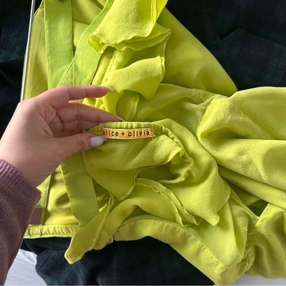 Alice + Olivia • Strapless Lime Dress - Picture 4 of 10